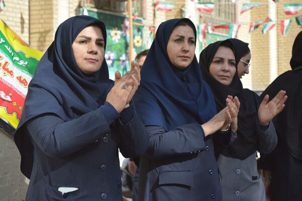 طنین زنگ انقلاب در بهارستان‌دو 
