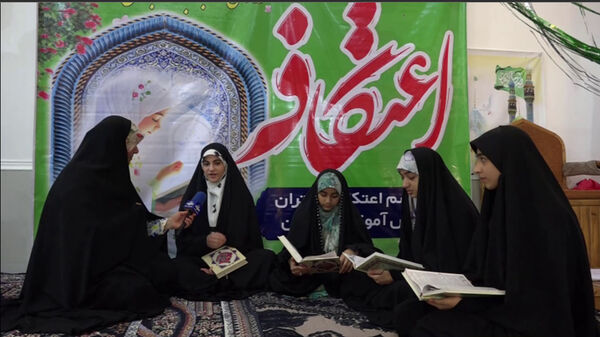  اعتکاف دانش آموزی در مدارس دشتستان 