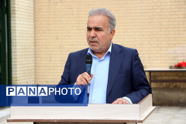 اهدا دستگاه شتابگر الکترونی به دانشگاه یزد