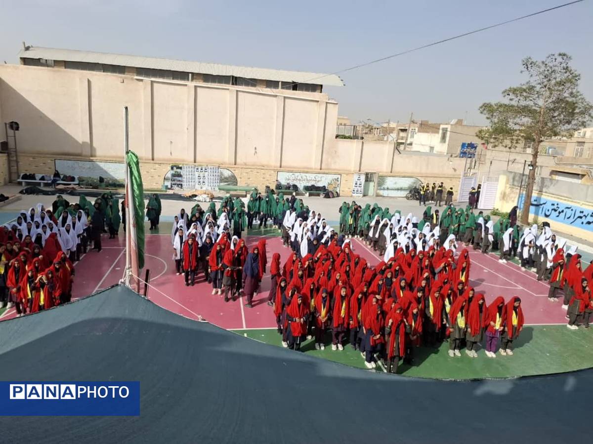 بازدید مدرسان کشوری سازمان دانش‌آموزی از دبیرستان تمام تشکیلاتی عفت