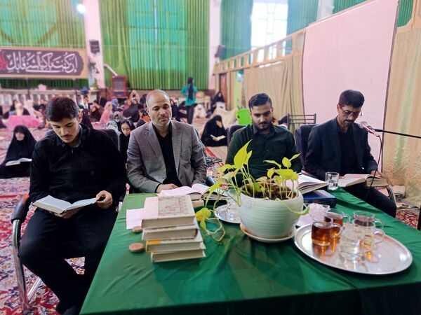 اعتکاف دانش‌آموزی در گناباد
