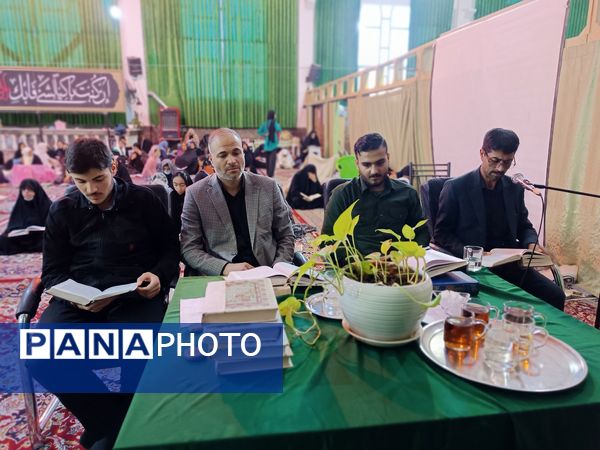 اعتکاف دانش‌آموزی در گناباد