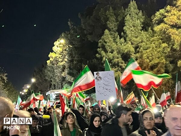 حضور باشکوه مردم کرج در اجتماع مردمی