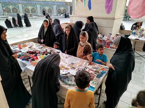 نمایشگاه مشاغل خانگی در آستان مقدس امامزاده عبدالمومن شهر حبیب آباد