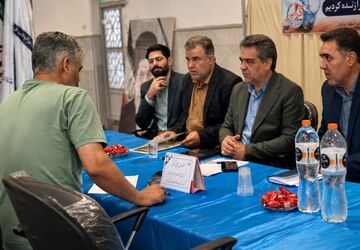 برپایی میز خدمت شرکت آب و فاضلاب در آباده