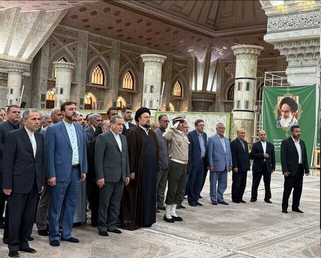 تجدید میثاق عراقچی و معاونان وزارت خارجه با آرمان‌های امام خمینی (ره)