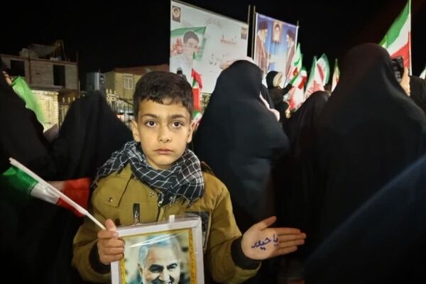 مردمی که هیچوقت میادین را خالی نمی کنند