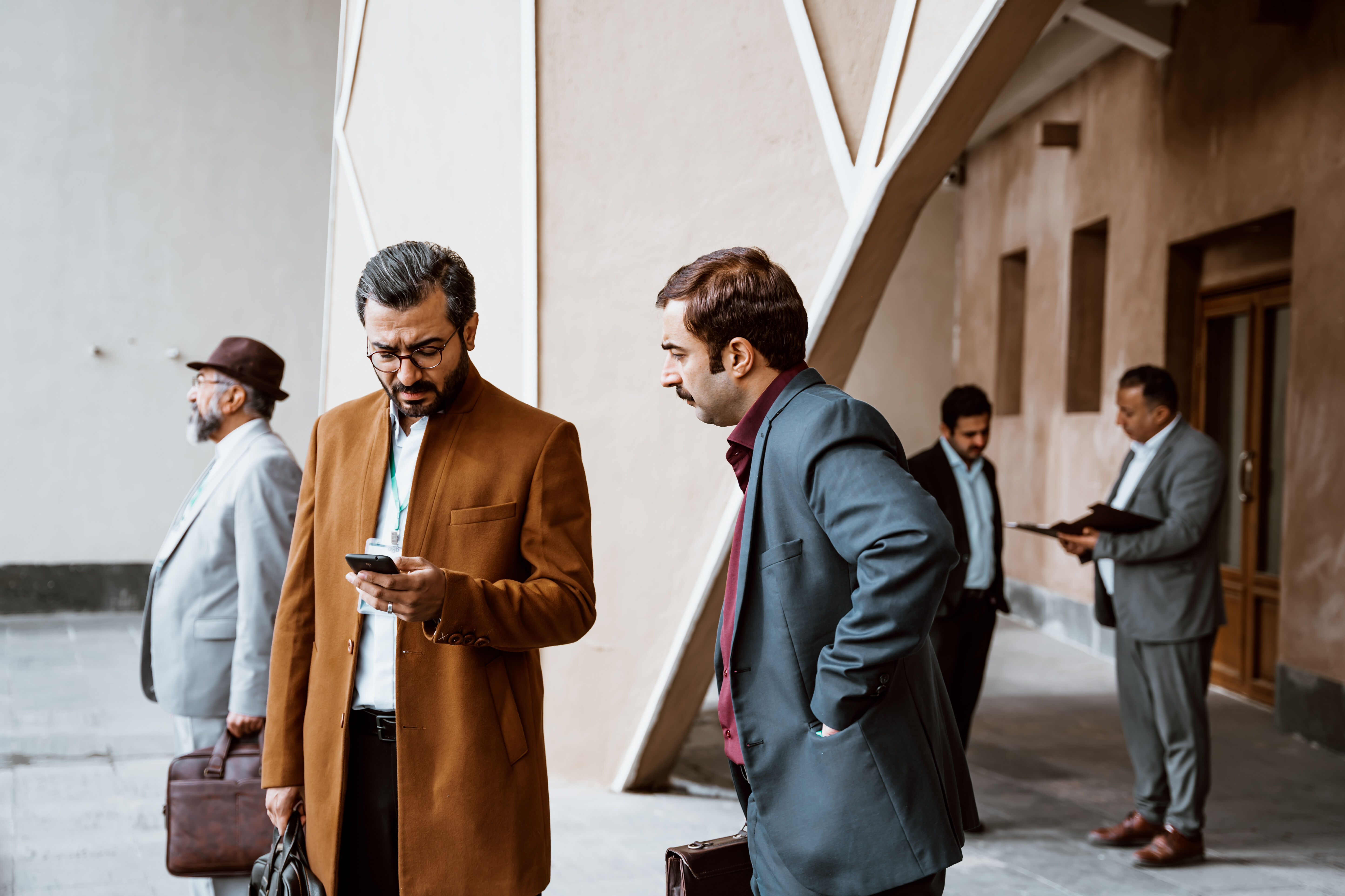 تیزر فیلم سینمایی «جهان مبهم هاتف» منتشر شد/ فیلم