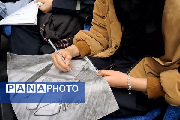  جشنواره «فردا»؛ جایی که خلاقیت دانش‌آموزان شهرقدس به صحنه آمد.