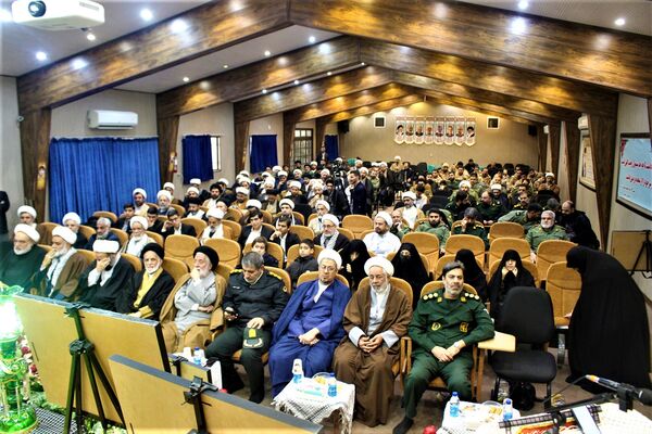 تجلیل از خادمان و فرهنگ‌یاران نماز در قم
