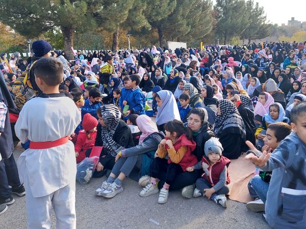 اجتماع بزرگ خانوادگی از مشهد تا قدس