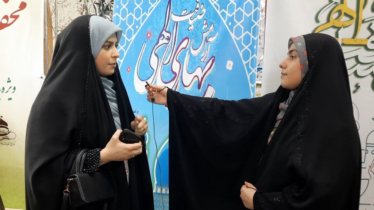 ضرورت برپایی محافل قرآنی متعدد و هر چه باشکوه‌تر، برای بانوان
