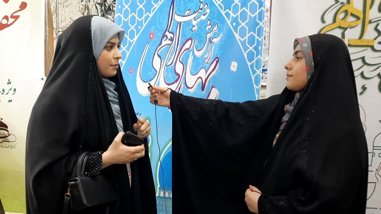 ضرورت برپایی محافل قرآنی متعدد و هر چه باشکوه‌تر، برای بانوان
