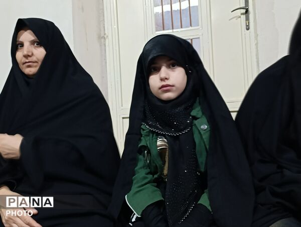 برگزاری مراسم افطاری در مسجد امام حسین(ع) شهرستان فارسان 
