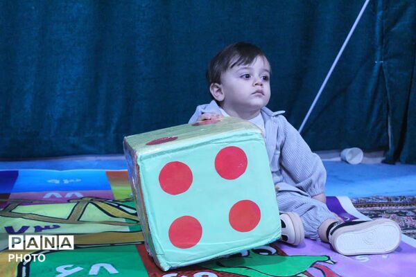  رنگین‌کمانِ ذهن در میدانِ مشقِ مبارزه شهر لالجین 