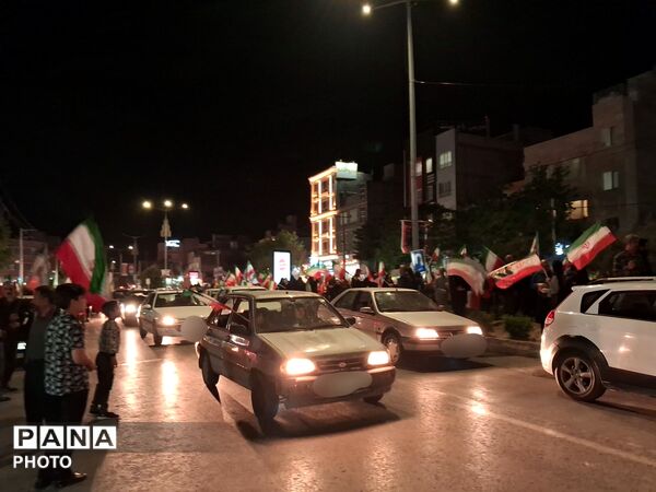  رژه‌ خودرویی در بلوار فضل نیشابور