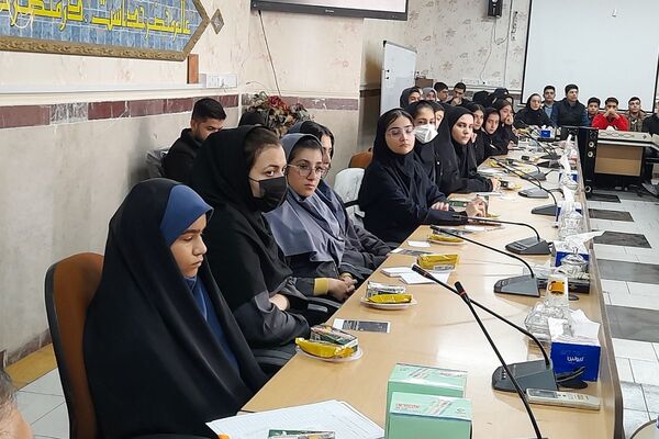 نشست مدیر آموزش و پرورش شهرستان قدس با رؤسای شورای دانش آموزی مدارس