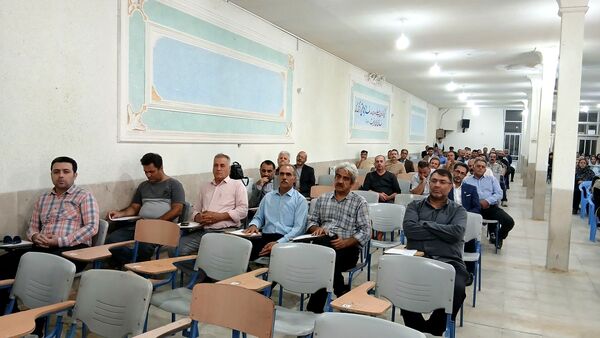 برگزاری جلسه اولیا و مربیان دبیرستان نمونه دولتی معلم ساوجبلاغ