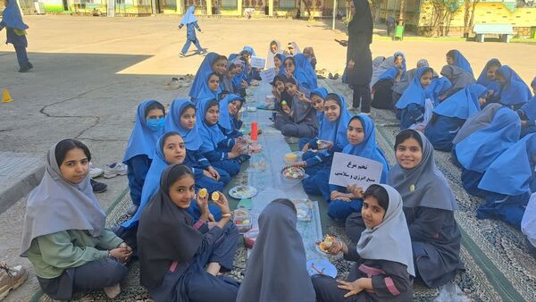 تخم مرغ، قهرمان کوچک سفره‌ها: جشنواره‌ای پرنشاط در دبستان دخترانه ام البنین