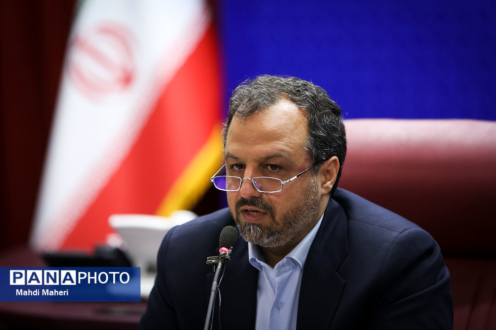 سیاست انقباضی دولت مستثنا از بخش تولید است