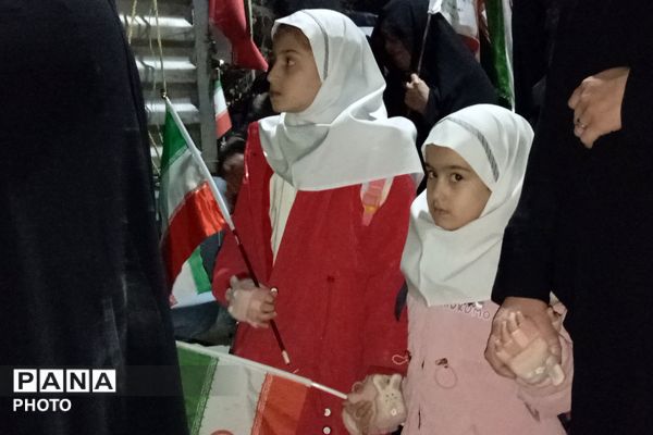 شهر بن یک صدا فریاد ایستادگی سر داد