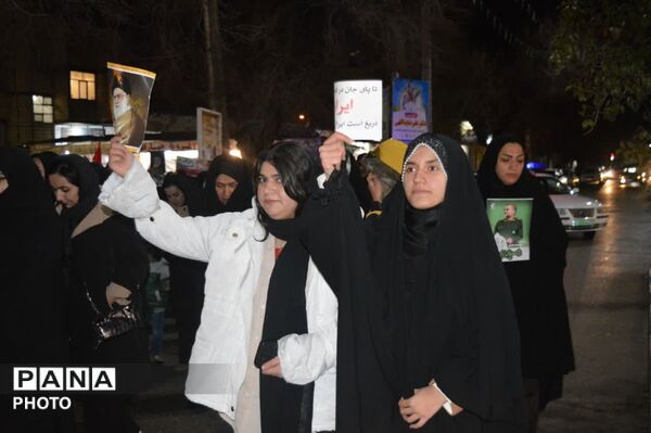 حضور حماسی فرزندان حاج قاسم در زیر باران؛ تجدید میثاق با آرمان‌ها