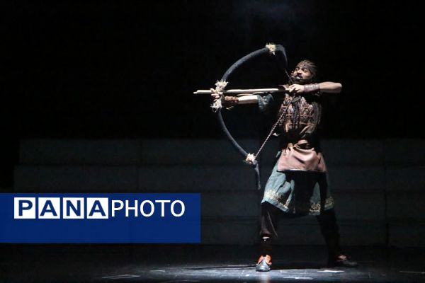 تئاتر «هیولاکش» روایتی نمایشی از شاهنامه در تالار بزرگ یزد