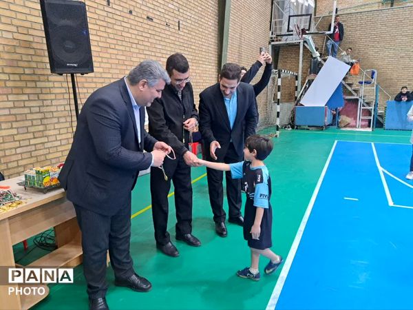 مسابقات مینی والیبال پسران ساوجبلاغ