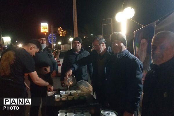پذیرایی خادمان موکب شهدای فیروزکوه 