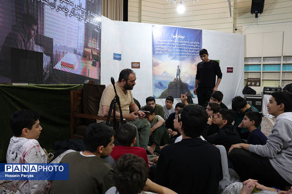 اعتکاف دانش‌آموزی در مسجد جامع امام جعفر صادق(ع) اقدسیه