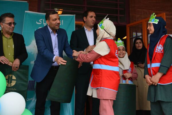 برگزاری مراسم هفته زمین پاک در بهارستان‌دو