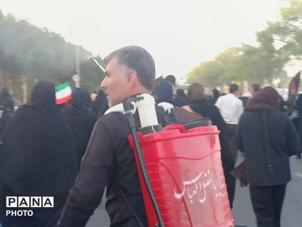 از امنیت مأمور تا عطر اسپند یک عاشق سمفونی خدمت در مسیر پیاده روی اربعین حسینی 