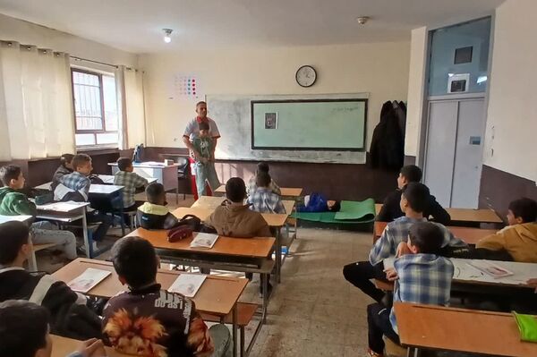آموزش کمک‌های اولیه در مدرسه شهید فتوحی رباط‌کریم