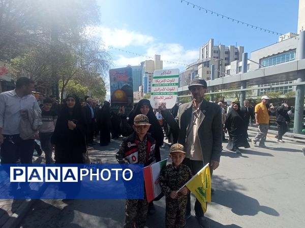 حضور پرشور مشهدی‌ها در راهپیمایی روز قدس؛ فریاد حمایت از فلسطین
