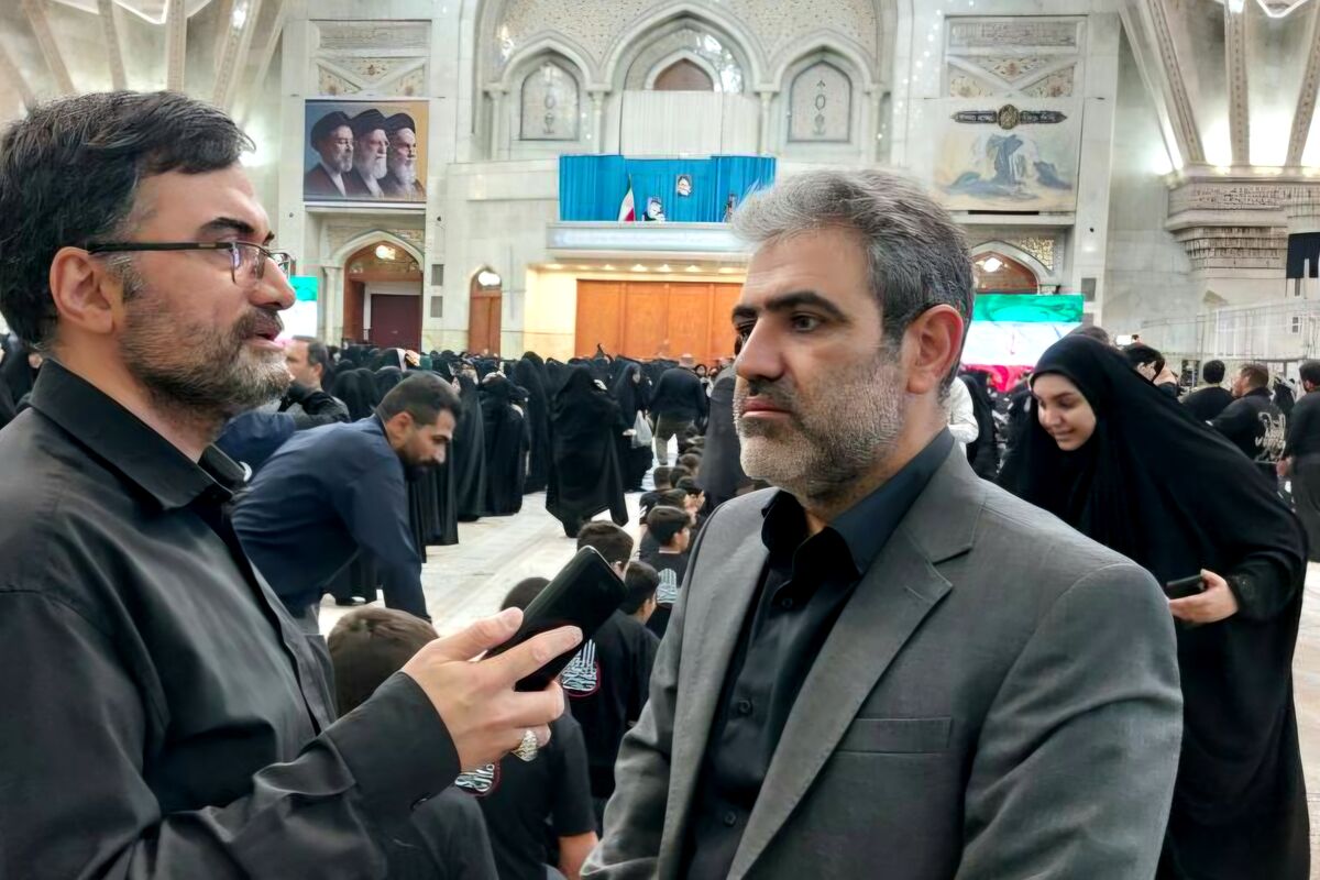 حضور دانش‌آموزان در آیین «باید برخاست» جلوه‌ای از ولایتمداری نسل نوجوان است