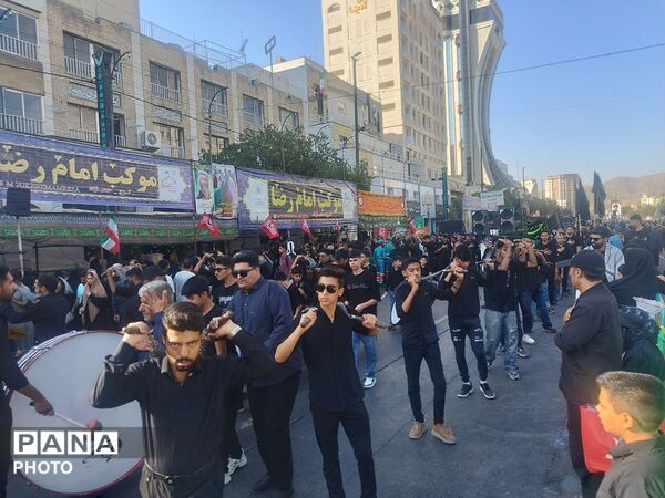 قرارگاه عشق؛ مشهد در سوگ شهادت ضامن اهل‌بیت (ع) پوشیده شد