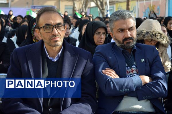 طنین زنگ انقلاب در بهارستان‌دو 