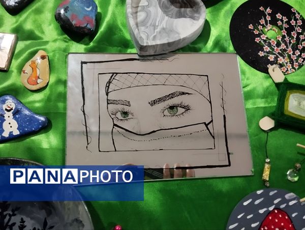 نمایشگاه هنری دانش‌آموزان مدرسه شهید قنبری لاله