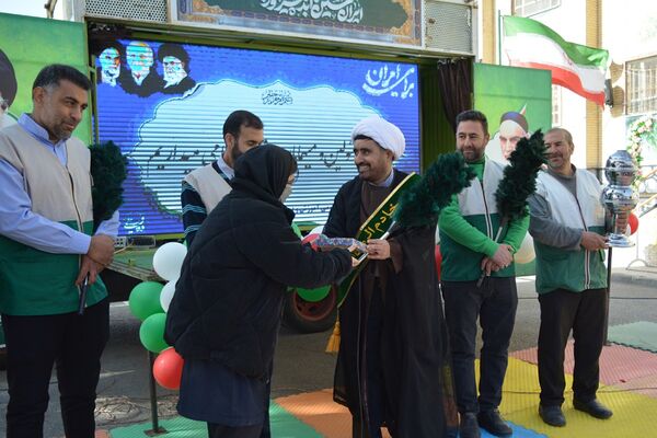 عطر رضوی در جشن نیمه شعبان مدرسه حکمت