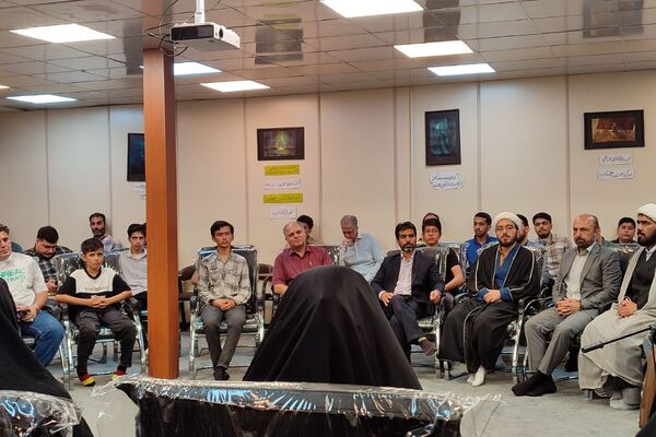  نخبگان پیشوا در کنار امام جمعه؛ تجدید عهد با آرمان‌های ۱۵ خرداد