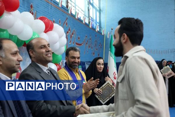 سالن شهید رجایی ورامین میزبان همایش یاوران انقلاب