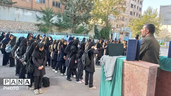 دبیرستان فرهنگیان میزبان روایت ایثار و شهادت