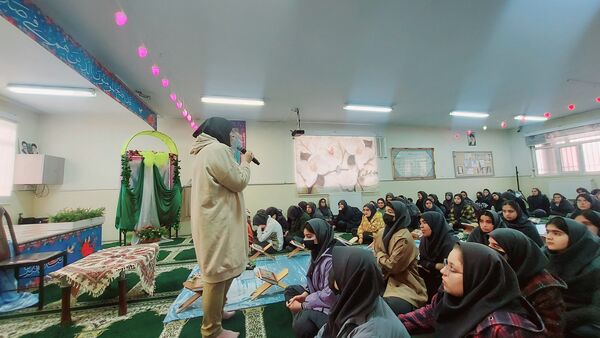 برگزاری جلسه توجیهی هدایت تحصیلی در مدرسه حضرت معصومه (س)
