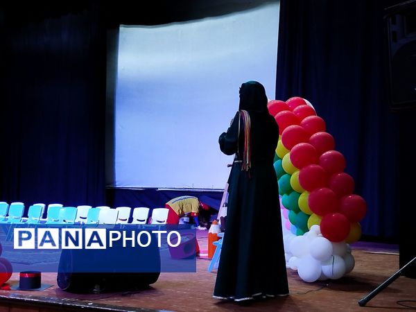 جشن باشکوه فارغ‌ التحصیلی نوگلان رنگین کمان کاشمر