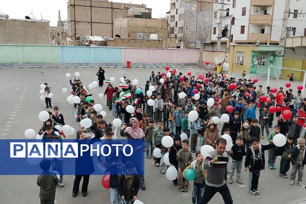 جشن پیروزی انقلاب اسلامی در مدارس رباط‌کریم
