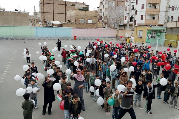 جشن پیروزی انقلاب اسلامی در مدارس رباط‌کریم