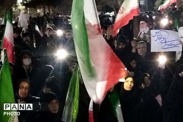 شور انقلابی مردم شهرری در میدان نماز 