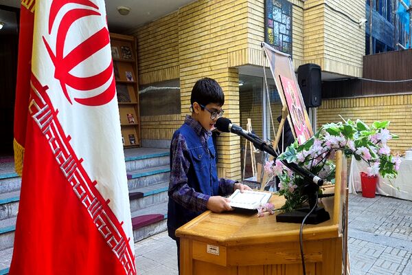 افتتاحیه کافه دخترونه در کانون فرهنگی پانزده خرداد مشهد