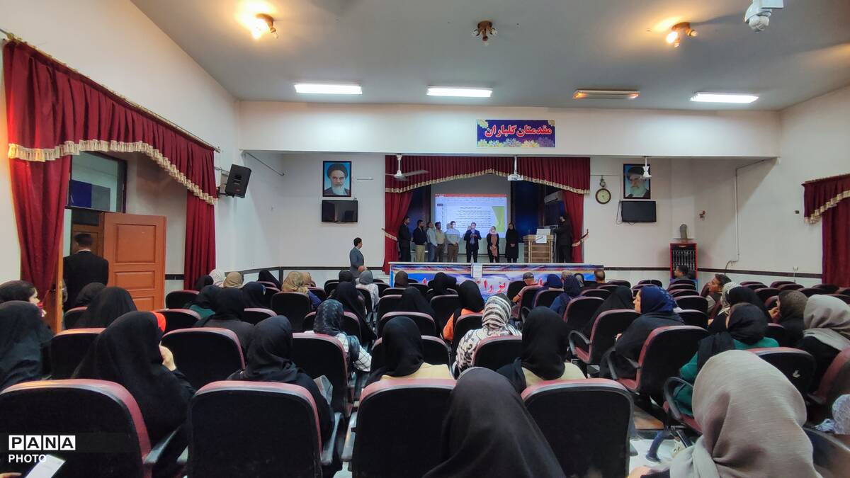 انتخابات انجمن اولیا و مربیان در مدرسه پسرانه نمونه فرزانگان در شهرستان شیروان 