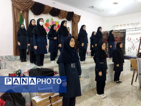 فضاسازی اردوی تمشک توسط دانش‌آموزان و فرهنگیان شهر راز